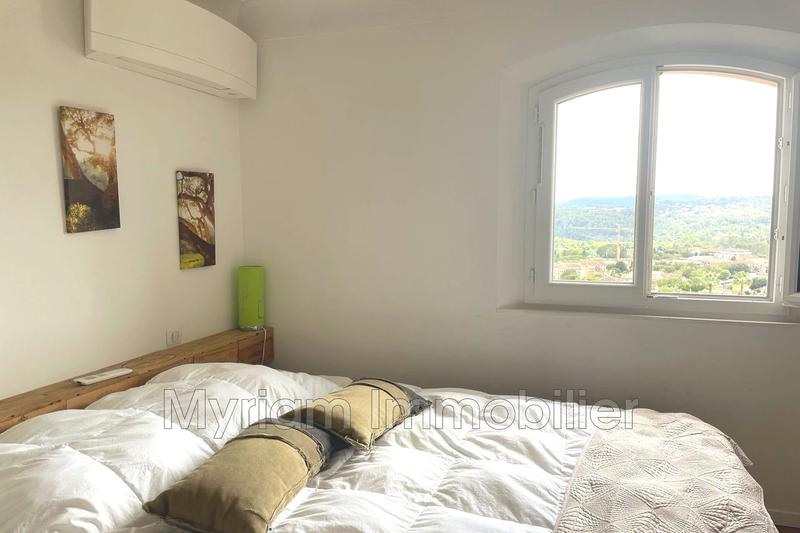 Maison - 1 274 m² - 5 pièces