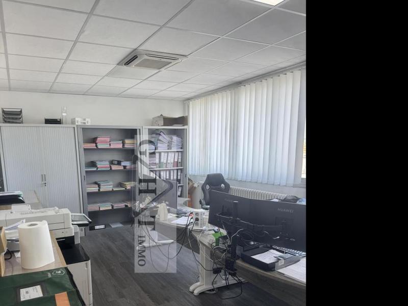 Bureau - 235 m²