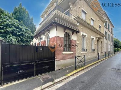 Maison - 209 m² - 8 pièces