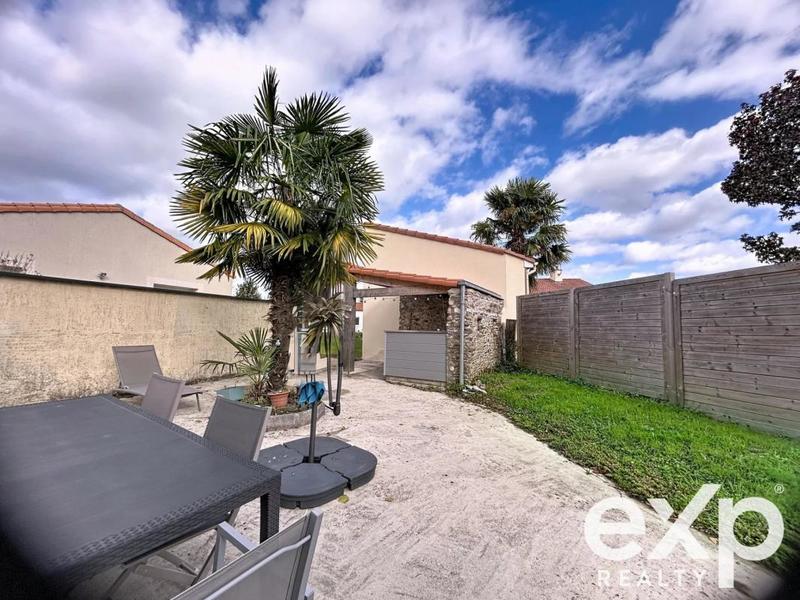 Maison - 209 m² - 9 pièces