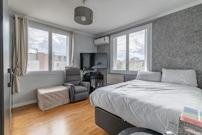 Maison - 137 m² - 6 pièces