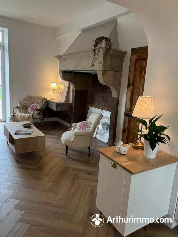 Maison - 220 m² - 8 pièces