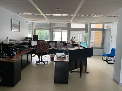 Local d'activités - 250 m² - 10 pièces
