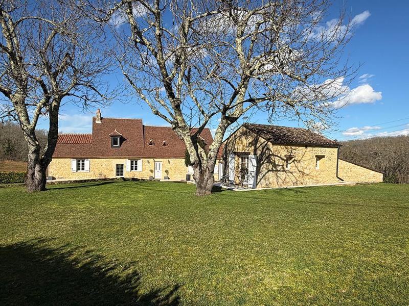 Maison - 241 m² - 5 pièces
