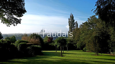 Maison - 300 m² - 7 pièces