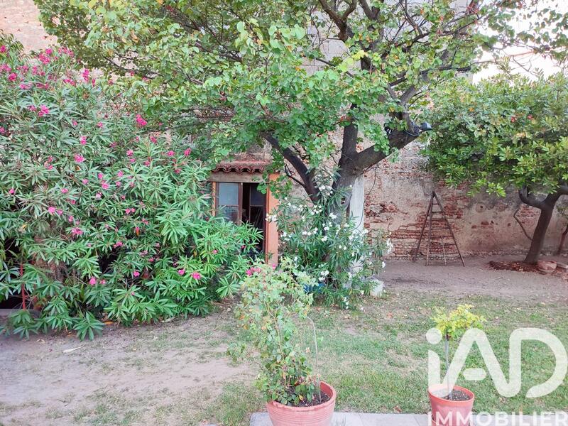 Maison - 302 m² - 9 pièces