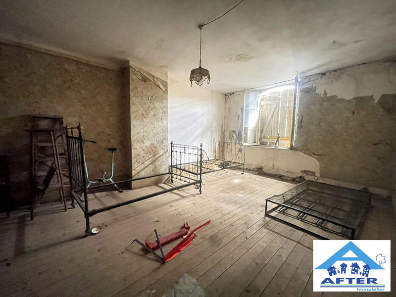 Maison - 300 m² - 5 pièces