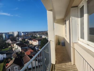 Appartement - 64 m² - 4 pièces