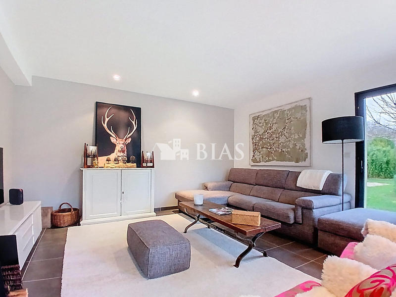 Maison contemporaine - 197 m² - 7 pièces