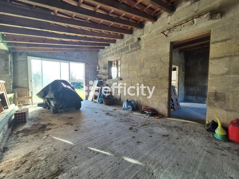 Maison - 235 m² - 9 pièces