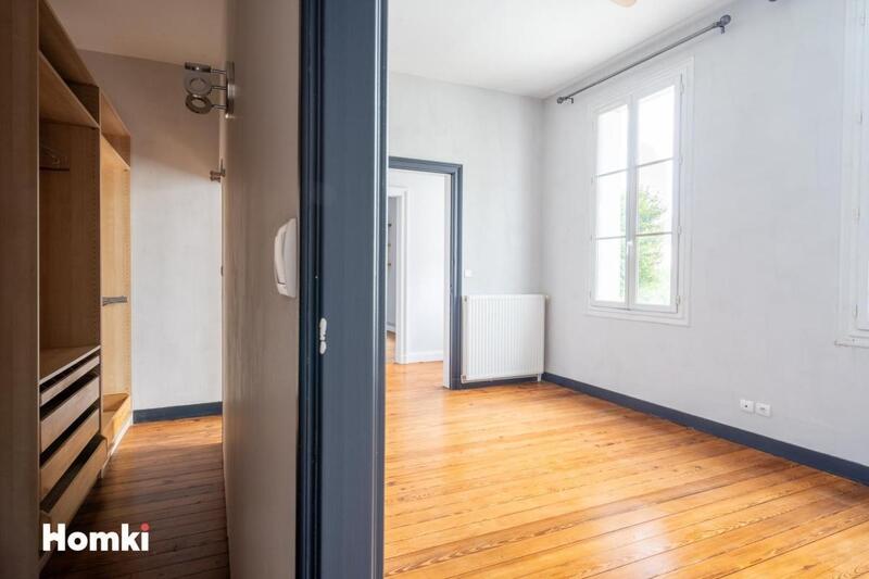 Maison - 270 m² - 8 pièces