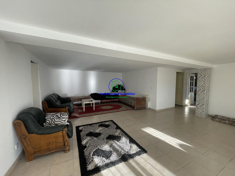 Maison - 255 m² - 8 pièces