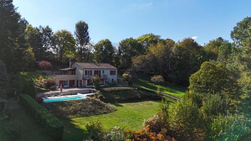 Maison - 175 m² - 7 pièces