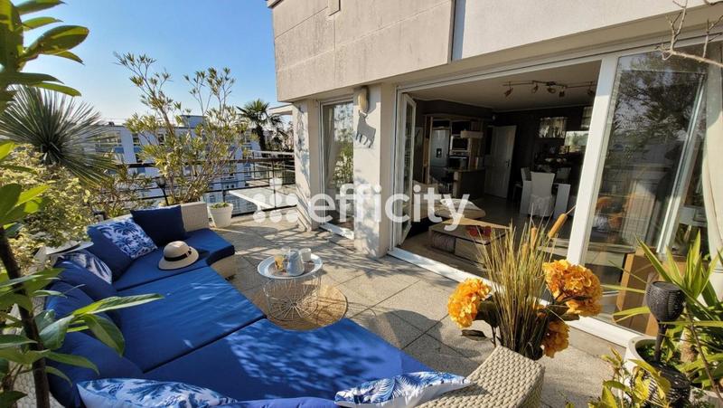 Appartement - 100 m² - 5 pièces