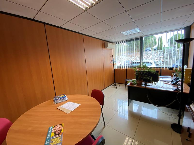 Bureau - 211 m²