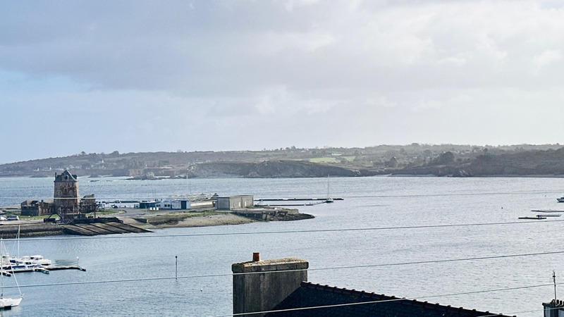 Maison - 200 m² - 10 pièces