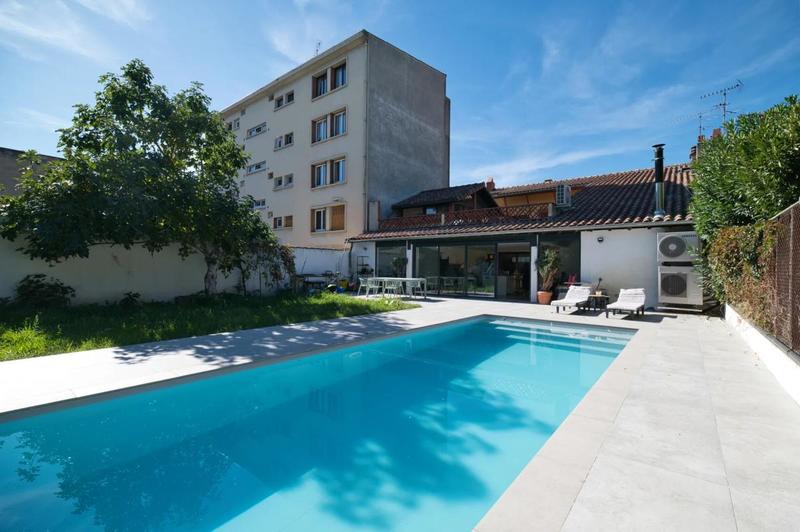 Maison - 255 m² - 7 pièces