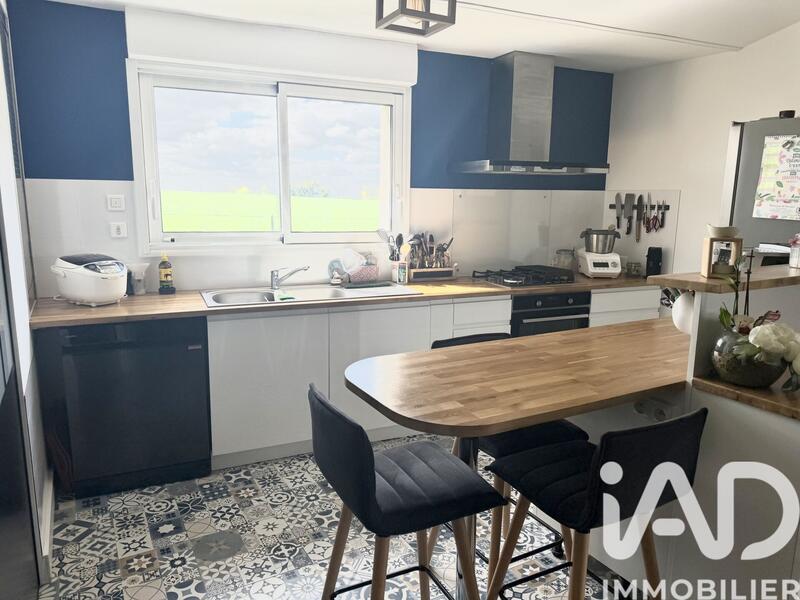 Maison - 94 m² - 5 pièces