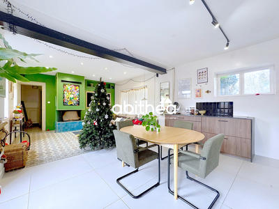 Maison - 163 m² - 6 pièces