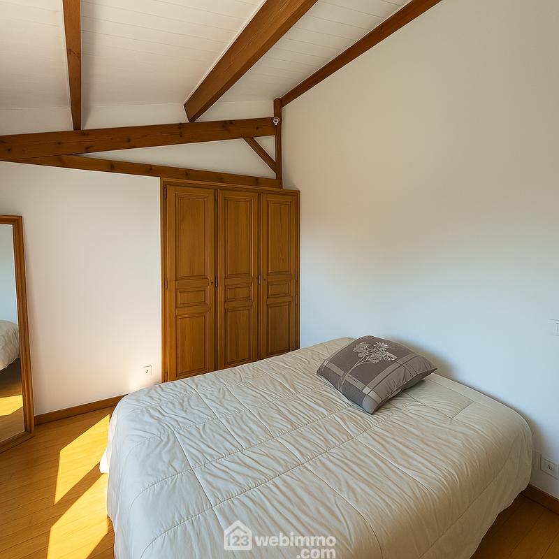 Maison - 245 m² - 9 pièces