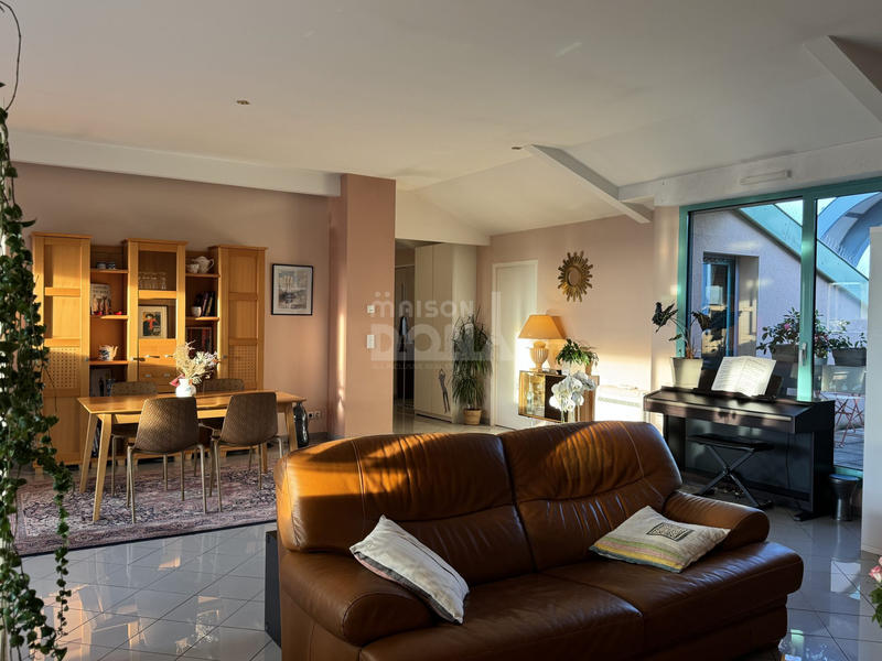 Appartement - 194 m² - 5 pièces