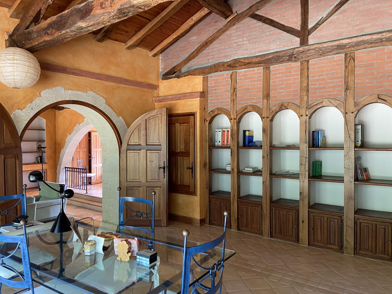 Propriété - 1 200 m² - 20 pièces