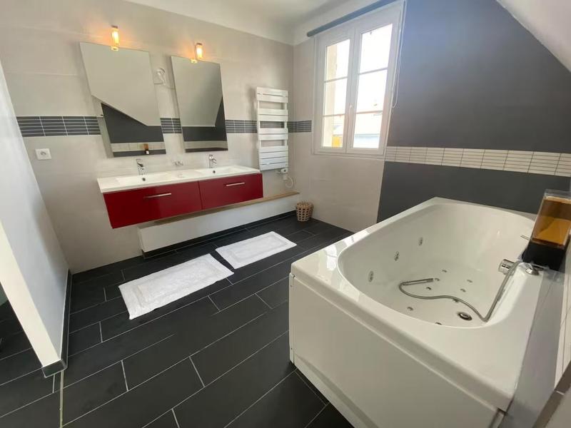 Maison - 125 m² - 6 pièces