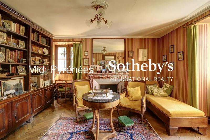 Château - 302 m² - 8 pièces