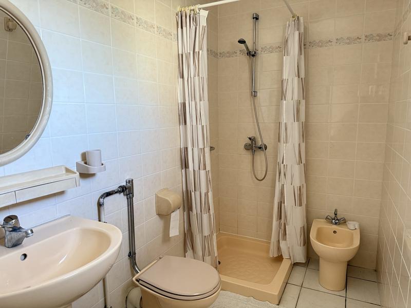 Maison - 329 m² - 13 pièces