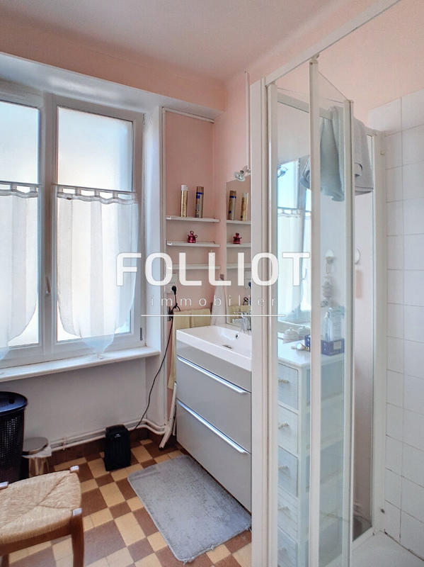 Immeuble - 300 m² - 16 pièces