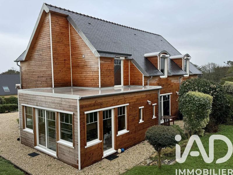 Maison - 182 m² - 7 pièces