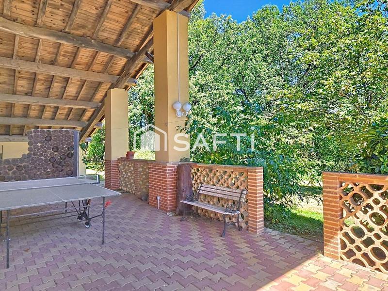 Maison - 300 m² - 6 pièces