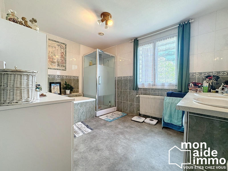 Maison - 185 m² - 6 pièces