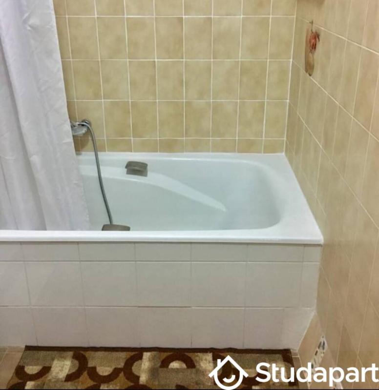 Chambre - 9 m² - 1 pièce