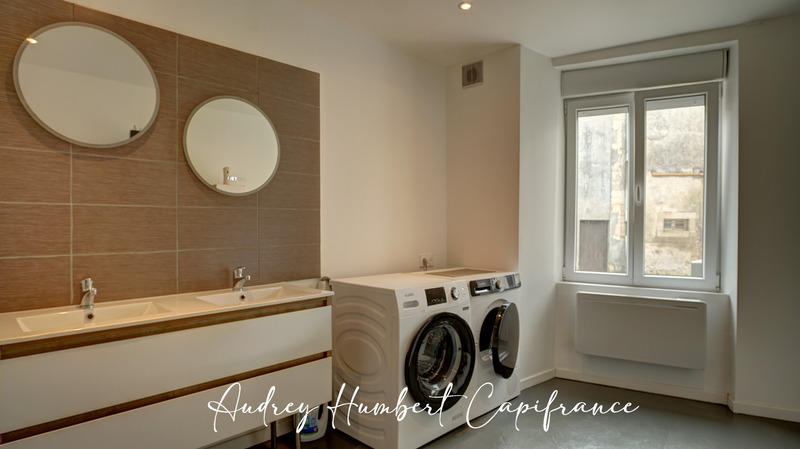 Appartement - 218 m² - 6 pièces