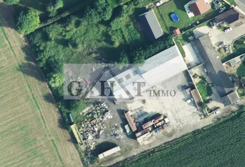 Entrepôt - 1 135 m²