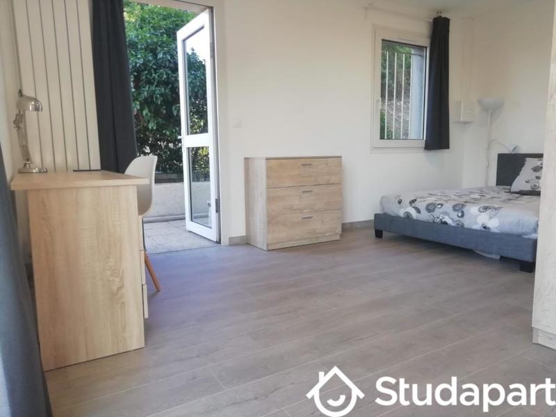 Chambre - 11 m² - 1 pièce