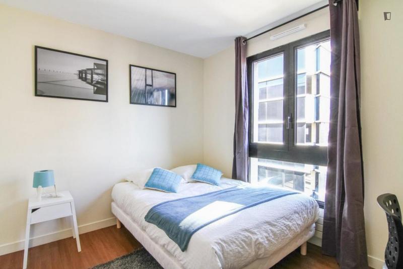 Chambre - 11 m² - 5 pièces