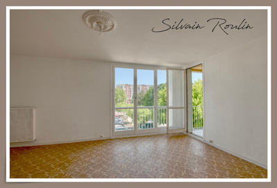 Appartement - 90 m² - 5 pièces