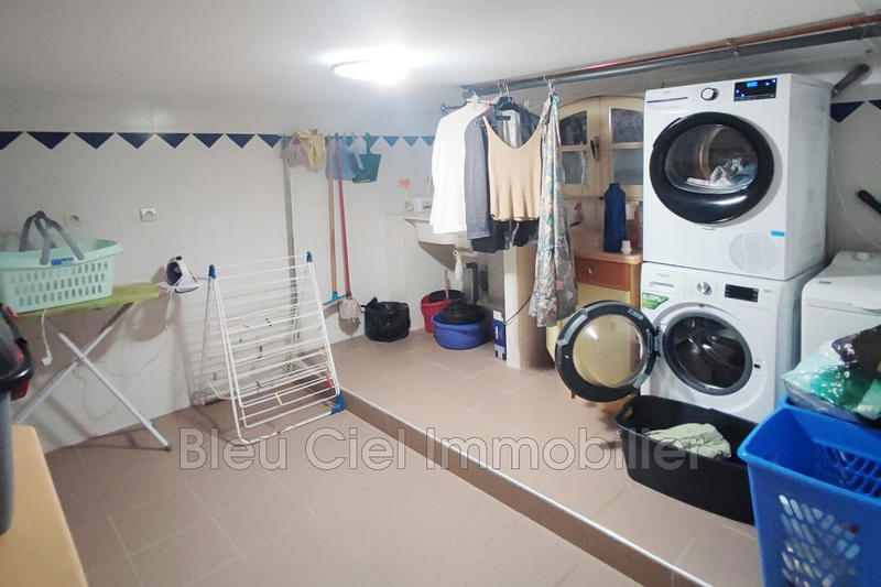 Propriété - 300 m² - 7 pièces