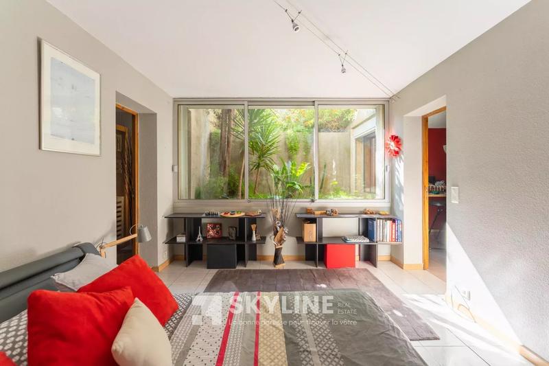 Maison - 320 m² - 8 pièces