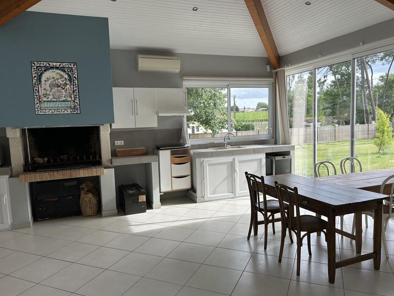 Maison - 267 m² - 10 pièces