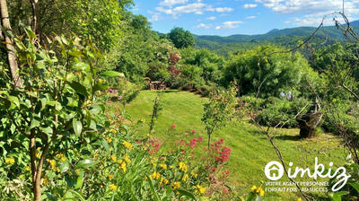 Maison - 332 m² - 11 pièces