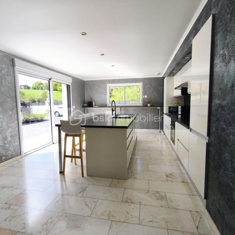 Maison - 213 m² - 7 pièces