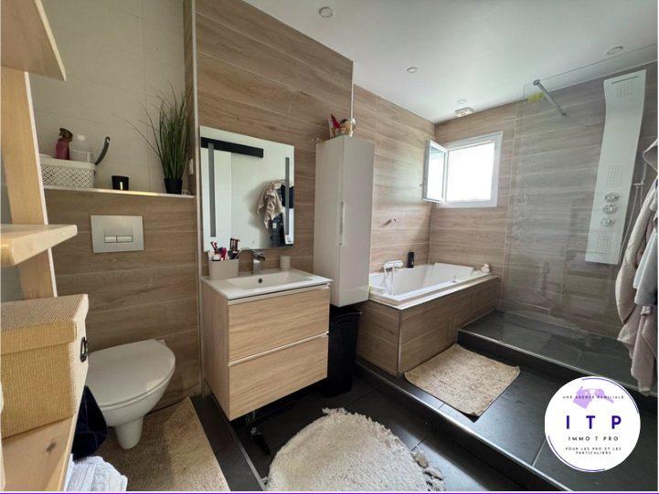 Maison - 121 m² - 4 pièces