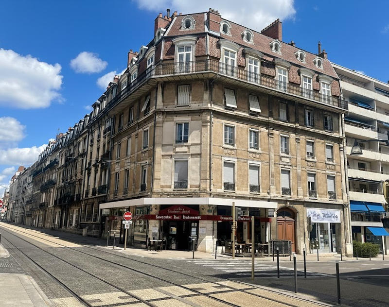 Appartement - 80 m² - 4 pièces