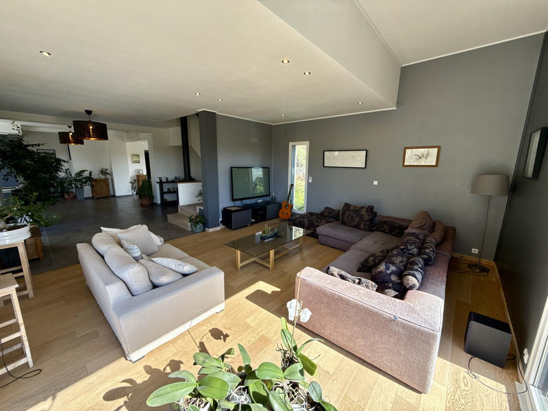 Maison - 300 m² - 7 pièces