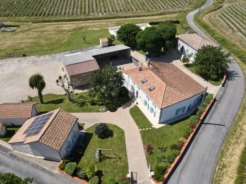 Propriété - 286 m² - 15 pièces