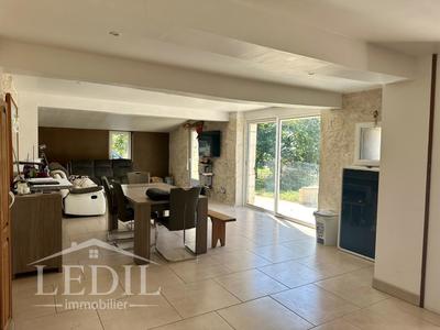 Maison en pierre - 230 m² - 4 pièces