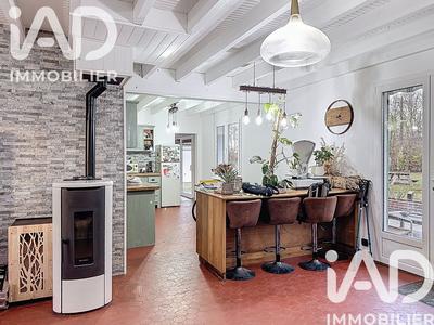 Maison - 90 m² - 5 pièces